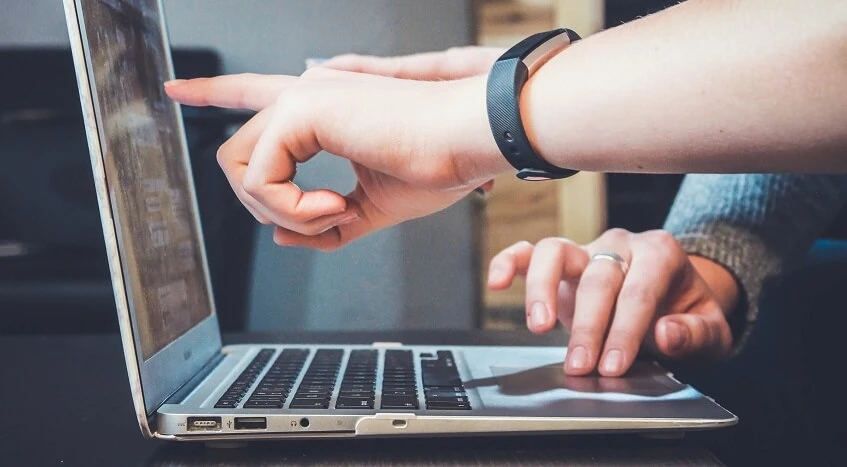 5 things you should never do on a work computer